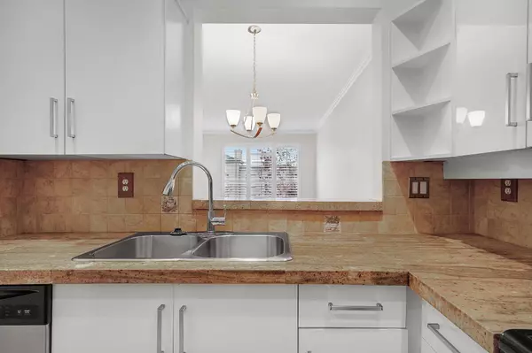 Richmond, BC V6Y 1M2,8560 General Currie RD #307