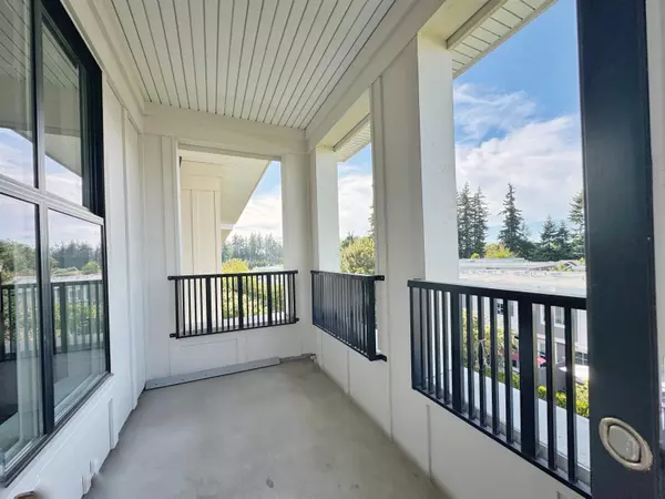 3323 151 ST #405 Surrey, BC V3Z 0L3