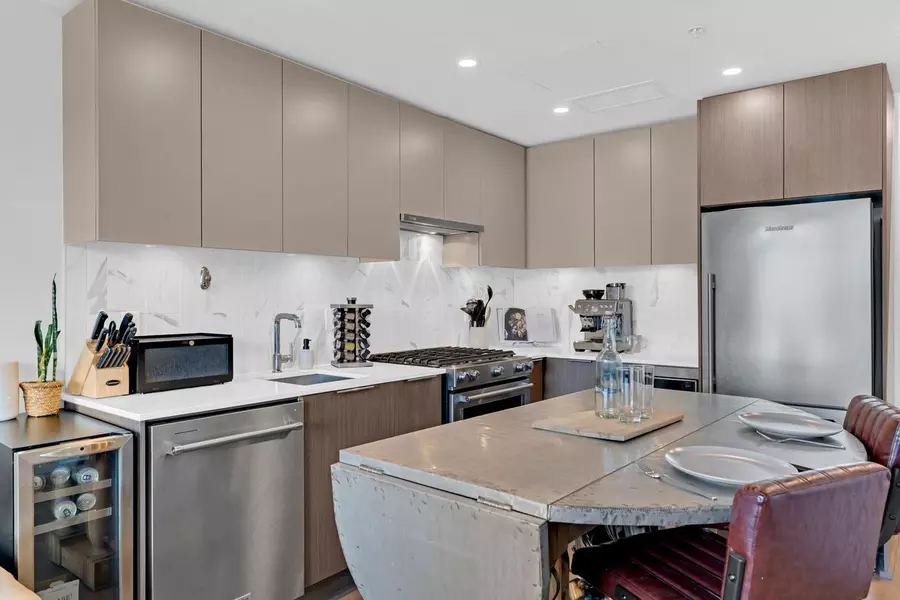 648 Lea AVE #409, Coquitlam, BC V3J 0P1