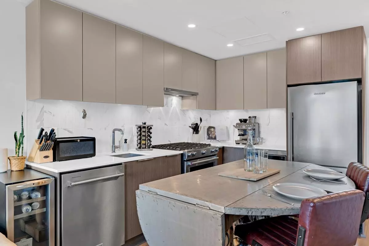 Coquitlam, BC V3J 0P1,648 Lea AVE #409