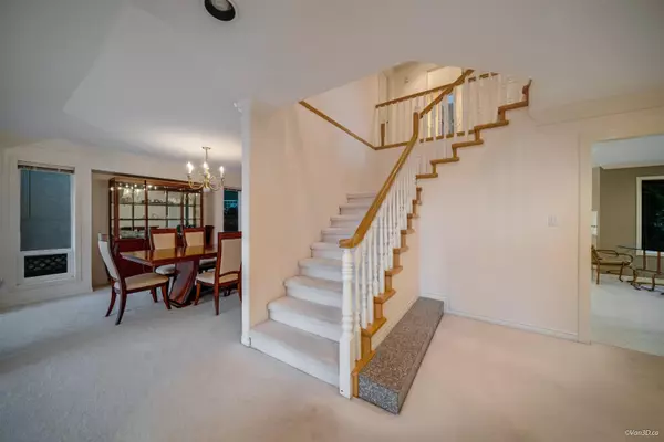 Coquitlam, BC V3E 2Z3,2599 Diamond CRES