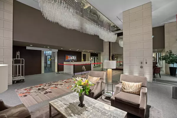 Vancouver, BC V6C 0B5,667 Howe ST #1803