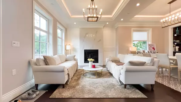 Vancouver, BC V6M 1L1,2071 W 36th AVE