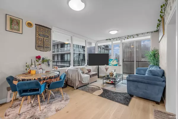 Burnaby, BC V5A 4Y8,8725 University CRES #702