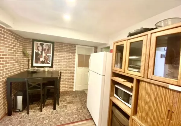 Delta, BC V4E 2G8,11298 Lyon RD