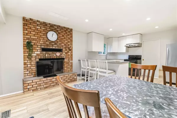 Richmond, BC V7A 4W3,11286 Kingcome AVE