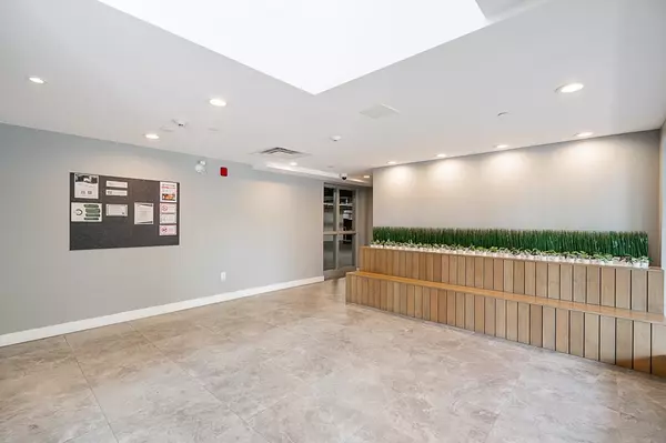 Maple Ridge, BC V2X 9A7,11703 Fraser ST #405