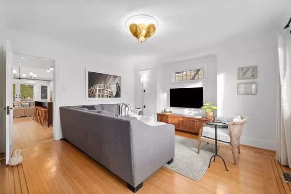 Vancouver, BC V6N 3S7,2843 W 49th AVE