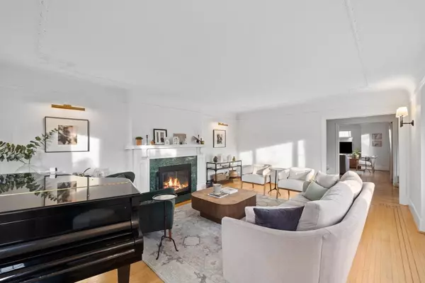 Vancouver, BC V6N 3S7,2843 W 49th AVE