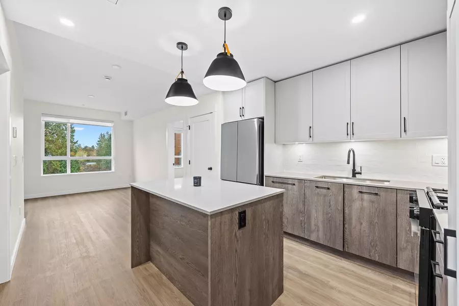 27215 Aldergrove Town Centre DR #208, Langley, BC V4W 0E3