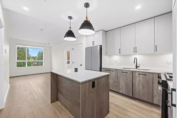 27215 Aldergrove Town Centre DR #208, Langley, BC V4W 0E3