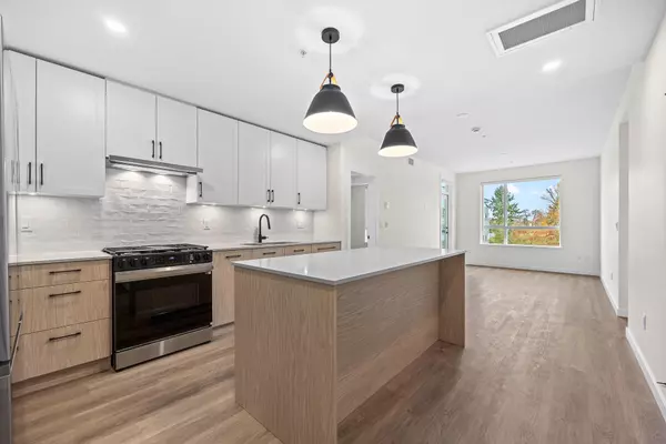 27218 Aldergrove Town Centre DR #A403, Langley, BC V4W 0E3