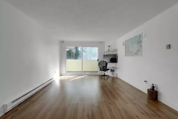 Surrey, BC V3W 4T1,7175 134 ST #208