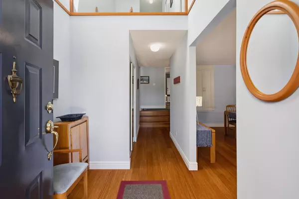 North Vancouver, BC V7M 2S5,1518 Mahon AVE