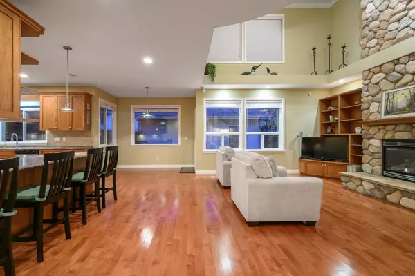 Maple Ridge, BC V2W 2E5,24270 Mcclure DR