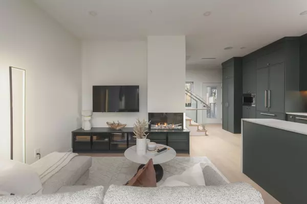 Vancouver, BC V6P 5E6,8508 East Boulevard #2