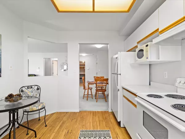 Chilliwack, BC V2R 3J6,7651 Amber DR #210