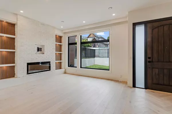 Coquitlam, BC V3K 2H2,1038 Delestre AVE #102