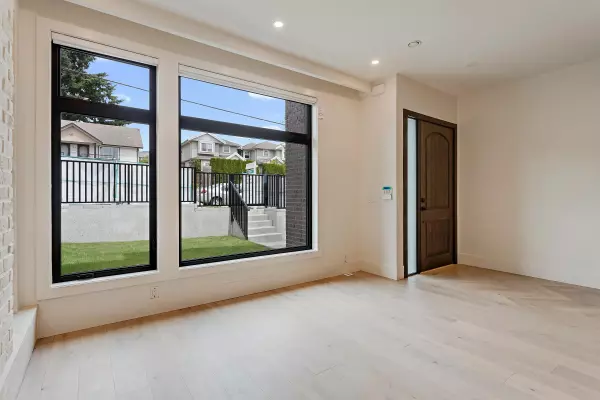 Coquitlam, BC V3K 2H2,1038 Delestre AVE #102