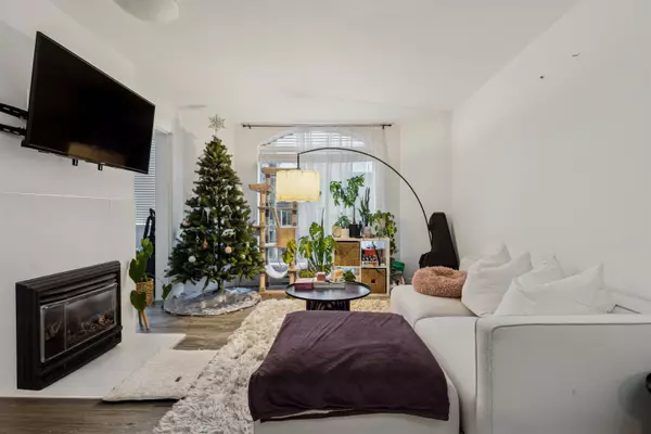 1010 Chilco ST #308, Vancouver, BC V6G 2R6