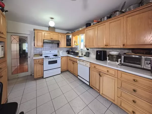 Vancouver, BC V5S 3L4,6174 Tyne ST