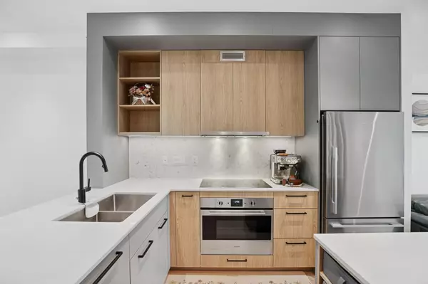 Coquitlam, BC V6J 0L5,606 Foster AVE #202