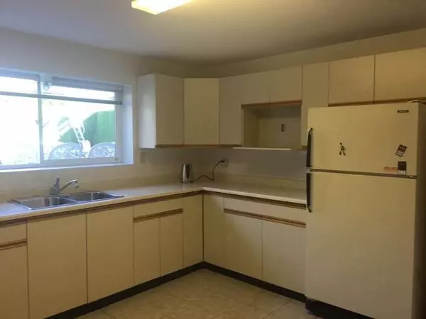 Burnaby, BC V5A 2N6,951 Everett CRES