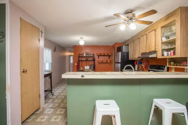 Coquitlam, BC V3K 6L8,145 King Edward ST #95