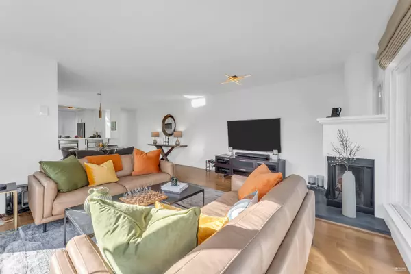 Vancouver, BC V6H 3W6,2243 Oak ST