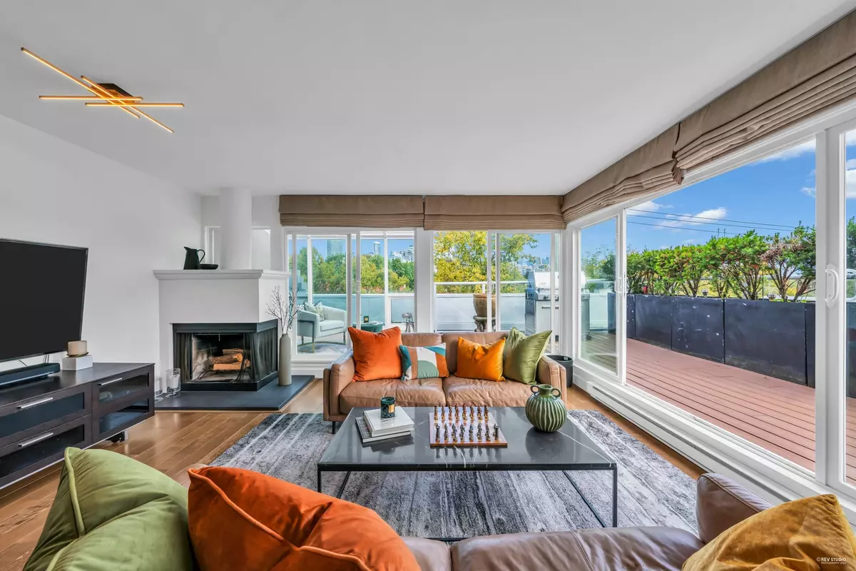 Vancouver, BC V6H 3W6,2243 Oak ST