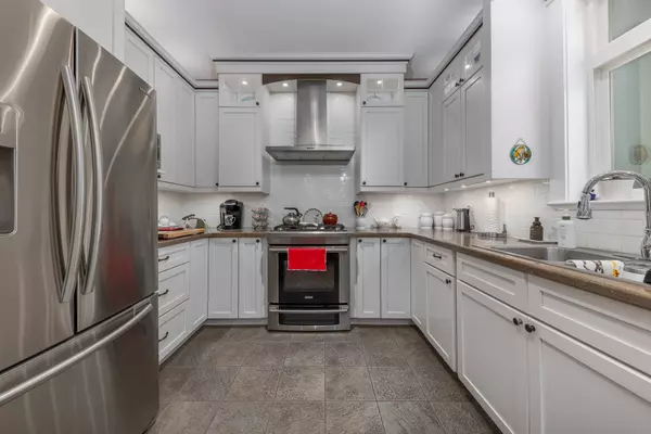 Squamish, BC V8B 0A2,37738 Third AVE