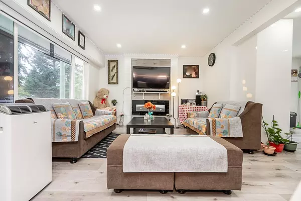 Surrey, BC V3R 3K2,11460 141a ST