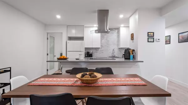 Vancouver, BC V6H 3R3,1345 W 15th AVE #318