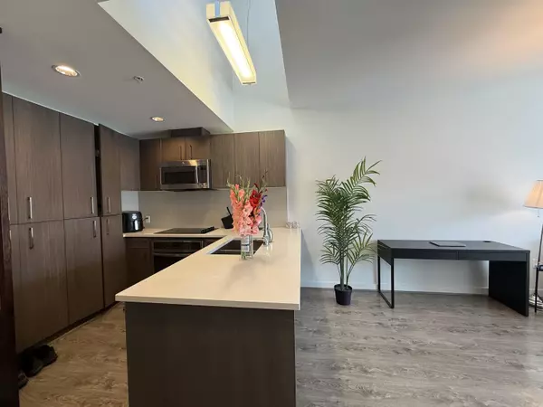 Vancouver, BC V6S 0G1,5981 Gray Ave AVE #PH6