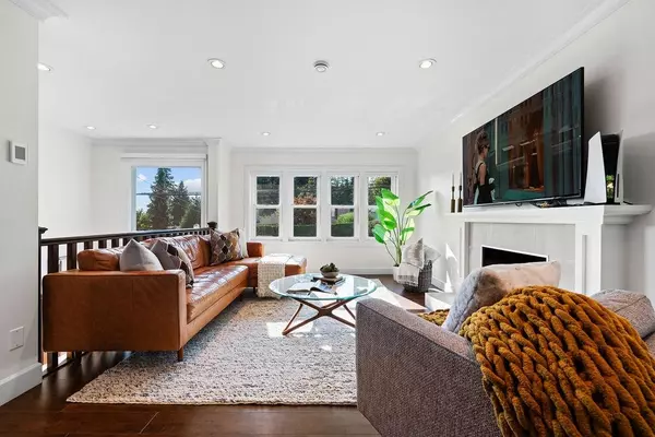 North Vancouver, BC V7H 2H7,814 Plymouth DR