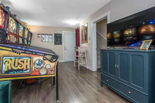 Langley, BC V3A 3X2,19752 55a AVE #22