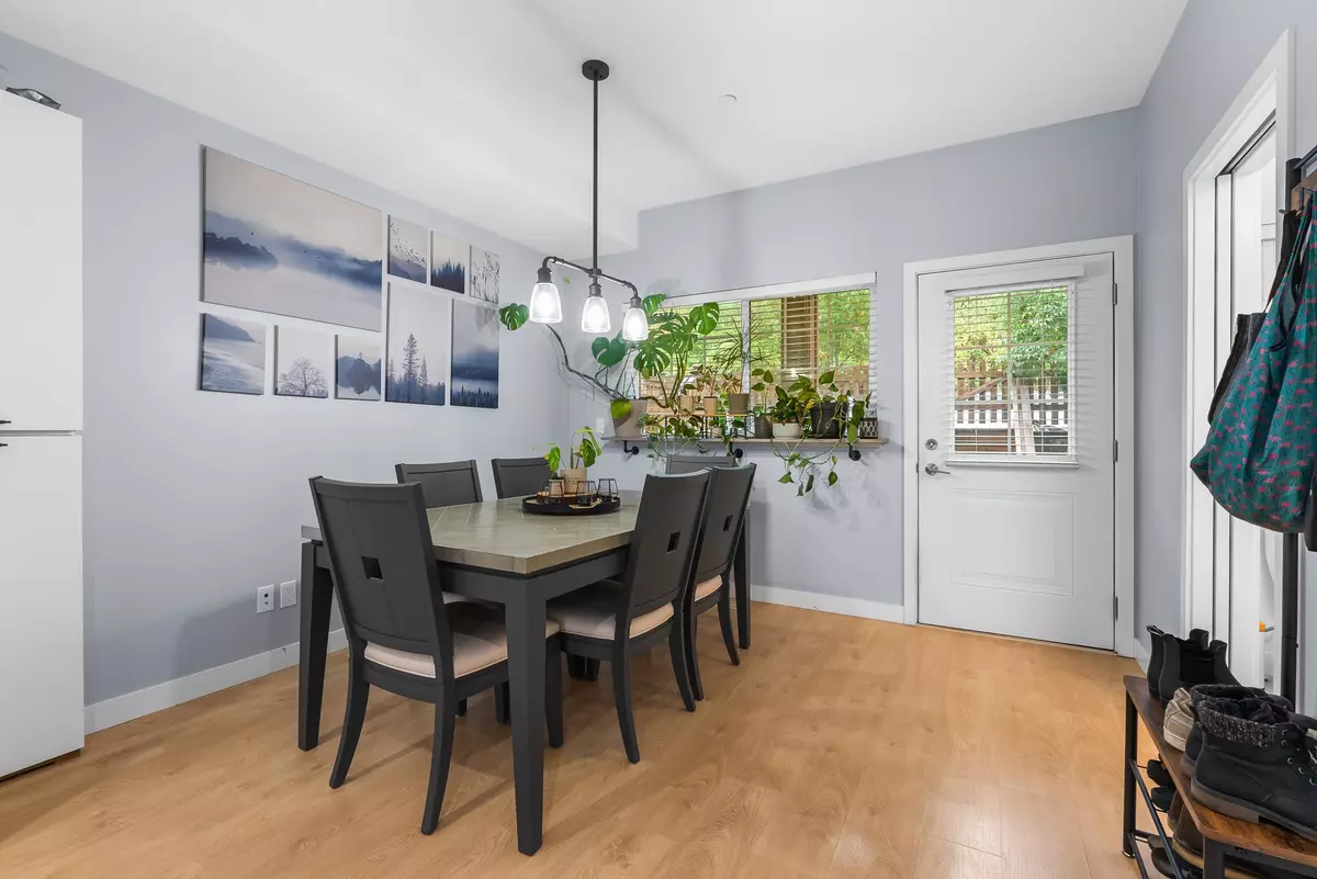 Maple Ridge, BC V2X 3N2,22810 113 AVE #19