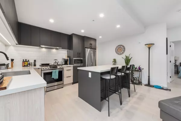 3018 St. George ST #407, Port Moody, BC V3H 0L4