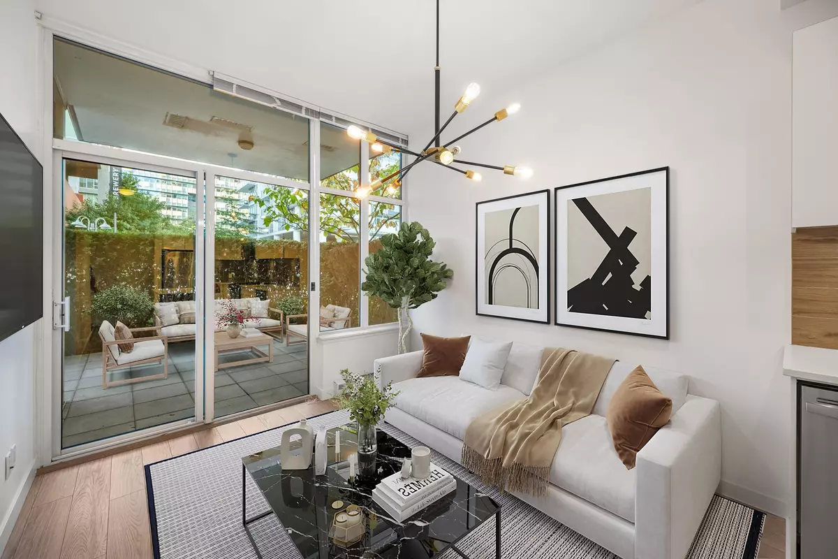 New Westminster, BC V3L 0H4,200 Nelson's CRES #102