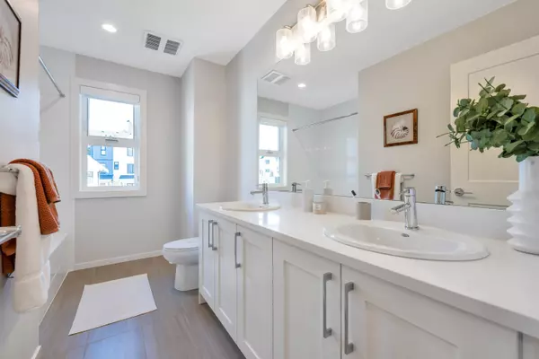 1871 165a ST #35 Surrey, BC V3Z 9N3