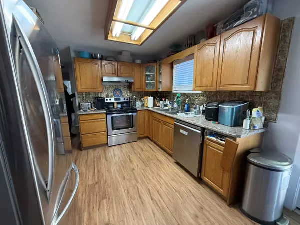 Maple Ridge, BC V2X 5W4,12129 222 ST