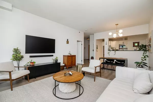 Vancouver, BC V5Z 4N3,503 W 16th AVE #408