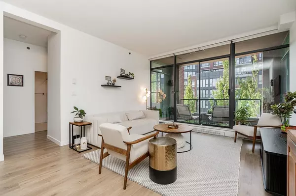 503 W 16th AVE #408, Vancouver, BC V5Z 4N3