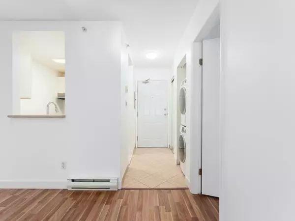 Vancouver, BC V6Z 1B1,811 Helmcken ST #1505