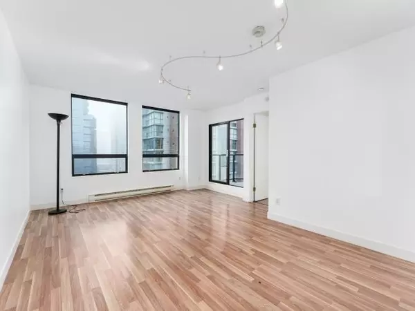 Vancouver, BC V6Z 1B1,811 Helmcken ST #1505