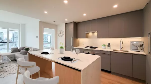 Richmond, BC V6X 0X7,7977 Lansdowne RD #708