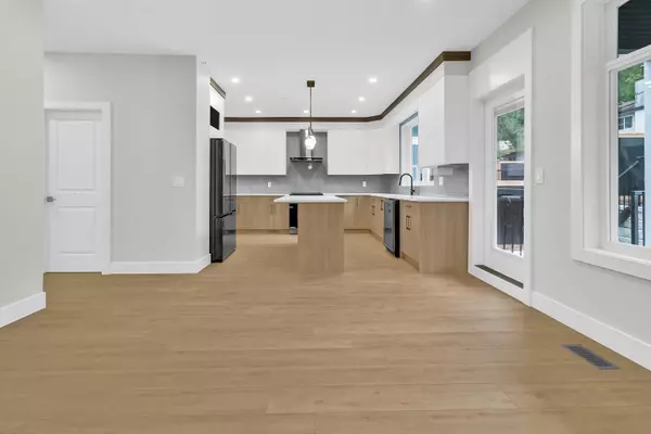 Mission, BC V2V 1C9,32729 Fraser CRES #B