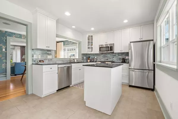 Vancouver, BC V6P 5W6,6591 Vine ST