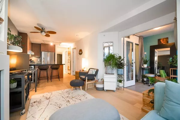 Vancouver, BC V5Z 4S7,3228 Tupper ST #206