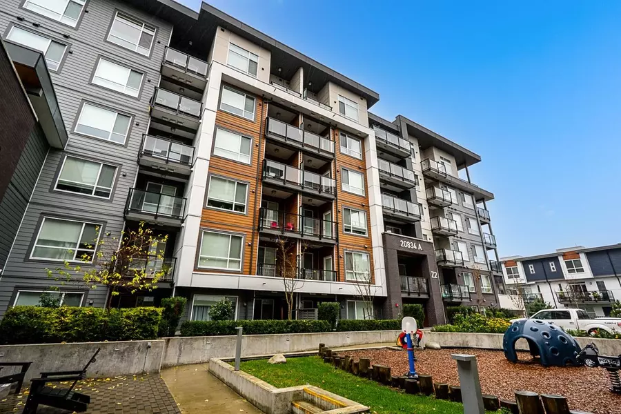 20834 80 AVE #A615, Langley, BC V2Y 3M4